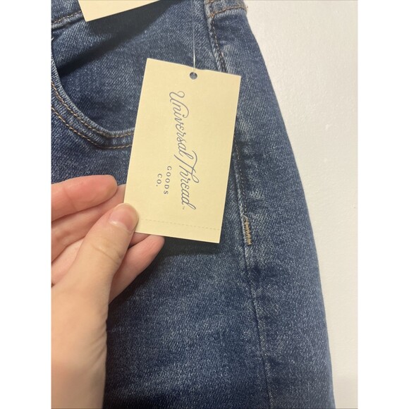 Women's Mid-Rise 80's Slim Fit Jeans - Universal Thread Medium Wash Size 4 - Picture 5 of 6